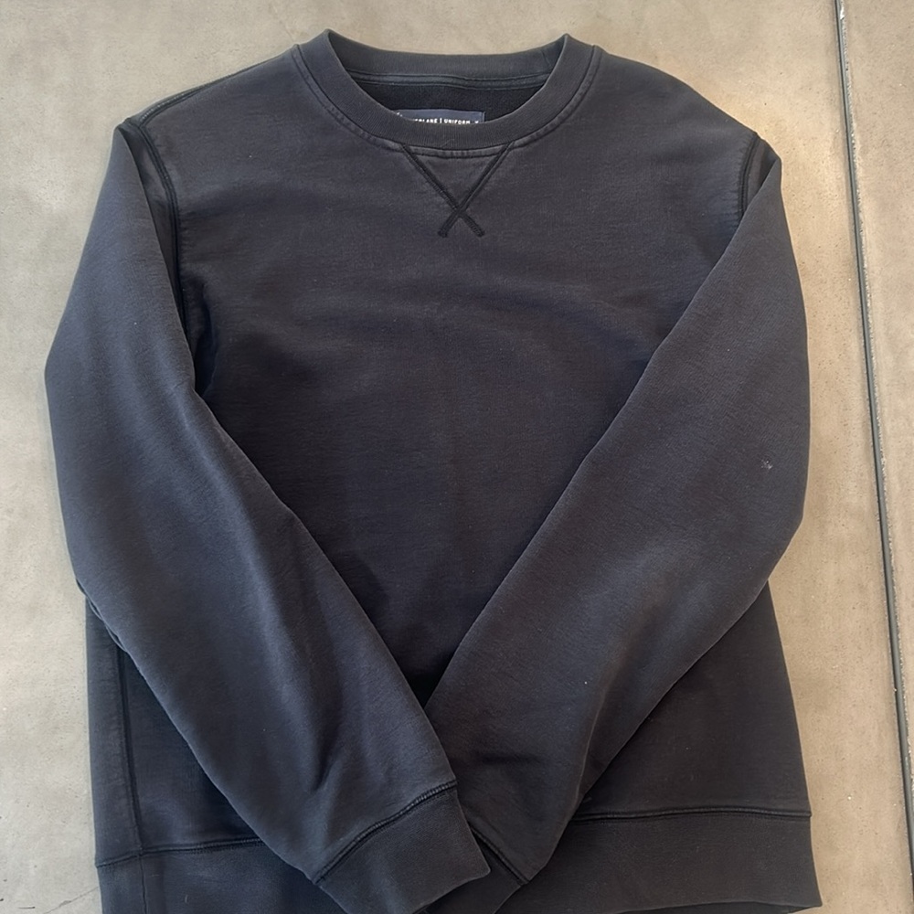 Black crew neck sweatshirt - Picture 2 of 3